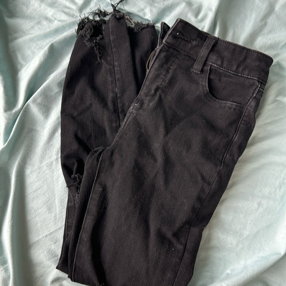 American Eagle Black Hi-Rise Jeggings with Rips 🖤 - Picture 8 of 8